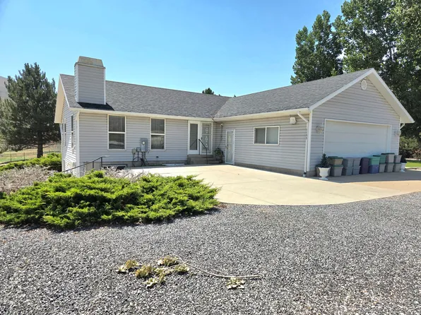 1155 W Henefer Rd, Henefer, UT 84033