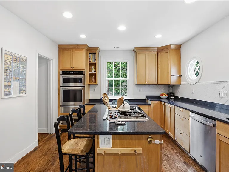 2316 N Stafford St — Photo 12