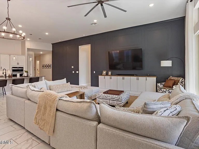 21147 W Hillcrest Blvd — Photo 7