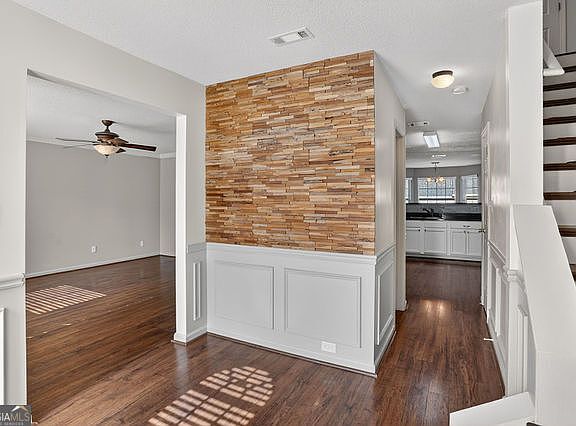 2nd image of 1534 Gunstock Ct