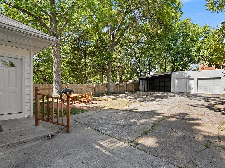 113 Crestmere Ave #201 — Photo 8