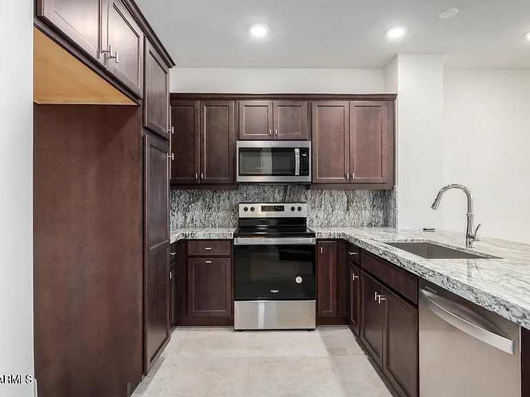 2121 W Sonoran Desert Dr #5 — Photo 2