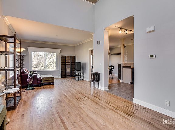 5th image of 938 Creekside Ct