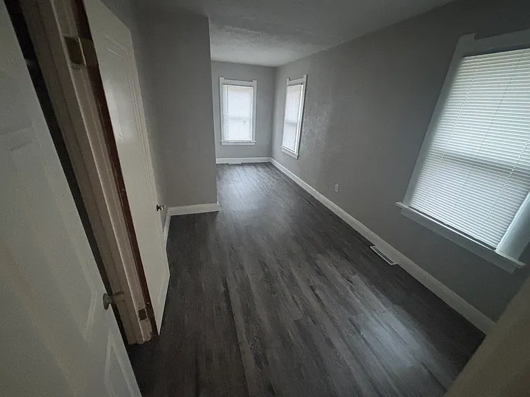 1350 Abbott Ave — Photo 4