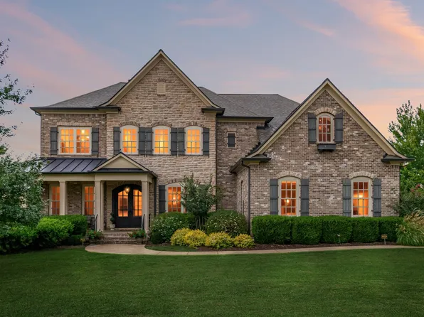 1803 Lowndes Ln, Brentwood, TN 37027