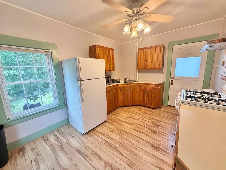 30 Sherman St — Photo 26