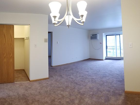 2nd image of 200 Gladstone Dr