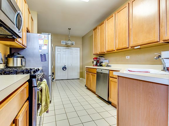 5th image of 2578 Hillsboro Blvd #0