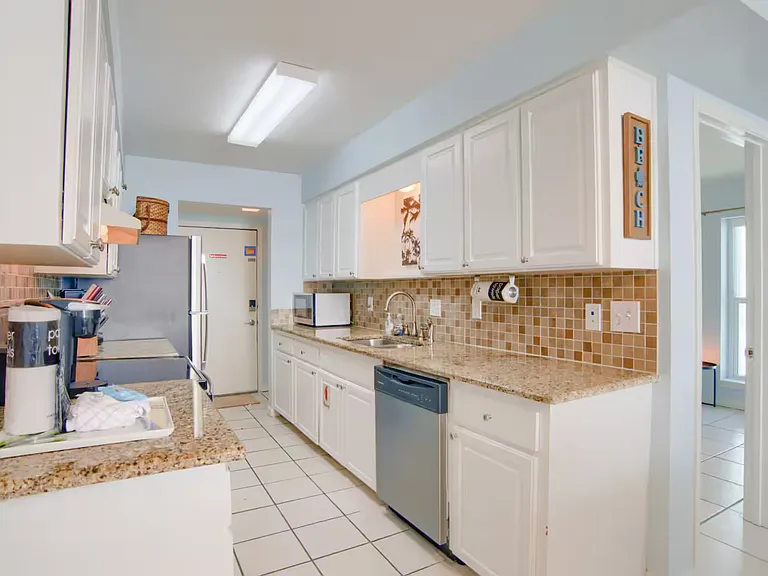 421 E Beach Blvd #450 — Photo 13