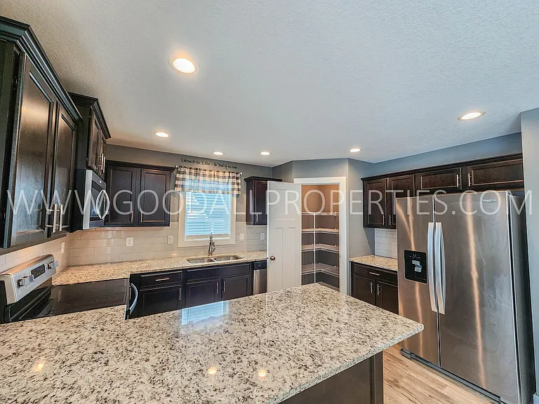 1306 Green Hills Dr — Photo 9