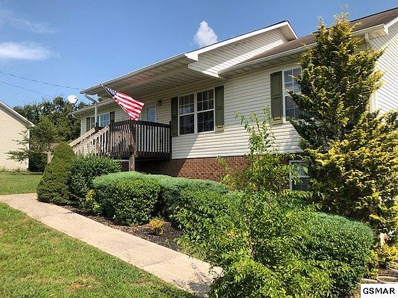 2nd image of 4546 Winslow Dr