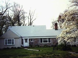 10 Old Farm Rd, Fairfield, CT 06432
