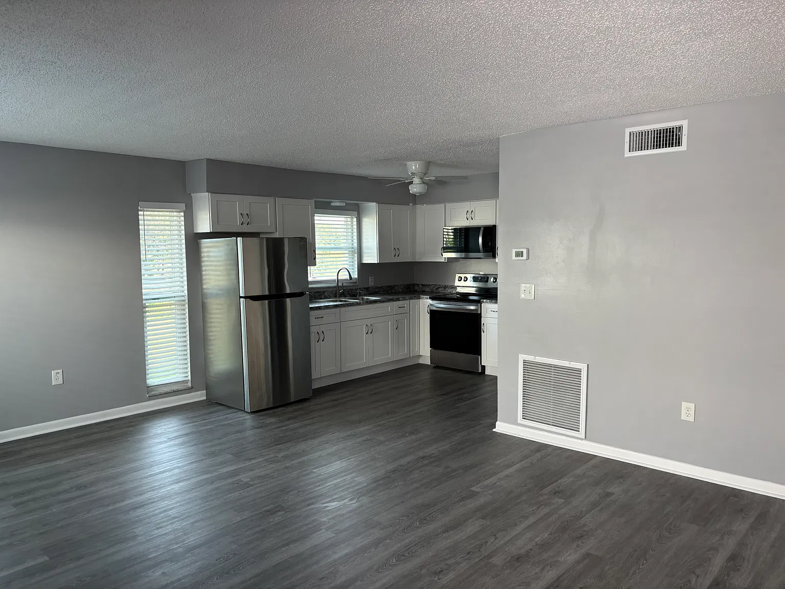 2 bed, 1.5 bath, 900 sqft, $1,850 — Photo 1