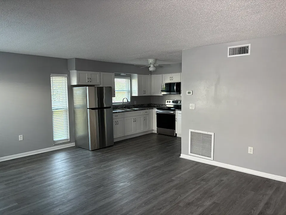 221 Waverly Way #7