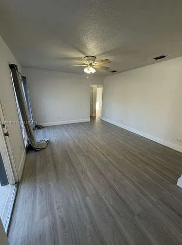 9240 Nautilus Dr — Photo 17