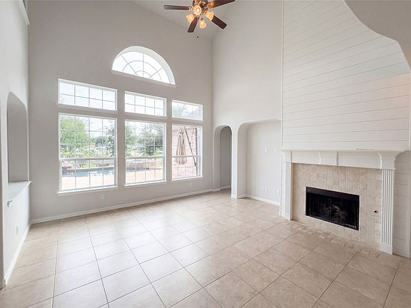 3rd image of 3105 Bridgewater Dr