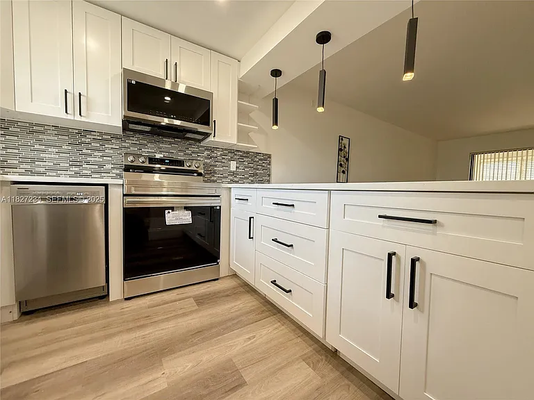 9355 SW 8th St #402 — Photo 8