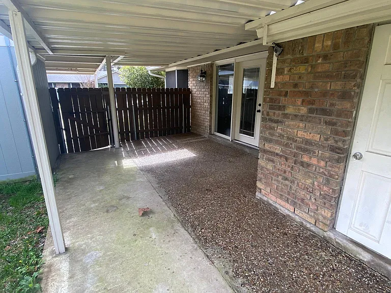 124 Castle Row — Photo 8