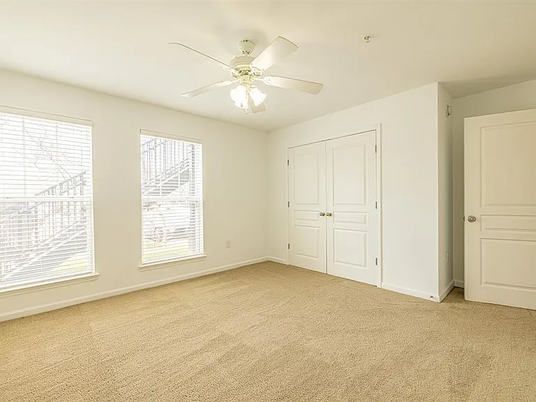 1725 Harvey Mitchell Pkwy S #1613 — Photo 13