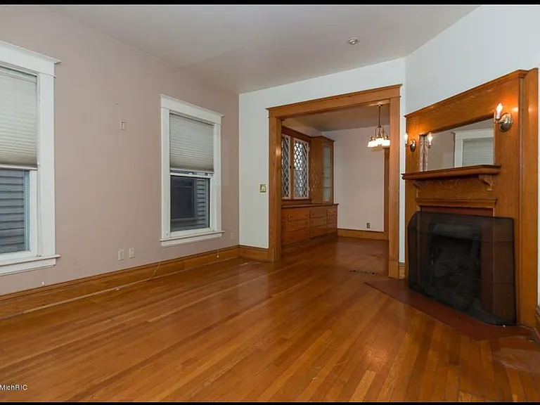 718 W Lovell St — Photo 3