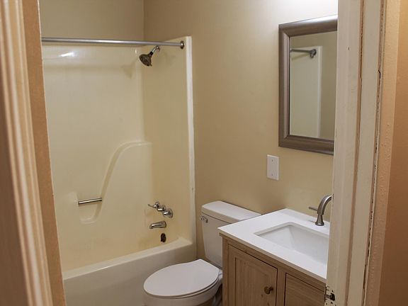 4th image of 1010 N Montgomery St #3D