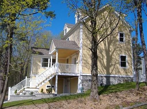 2nd image of 108 Beaver St