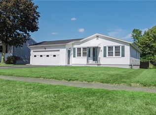 22 Morningstar Dr, Rochester, NY 14606