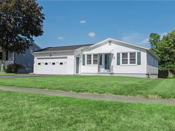 22 Morningstar Dr, Rochester, NY 14606