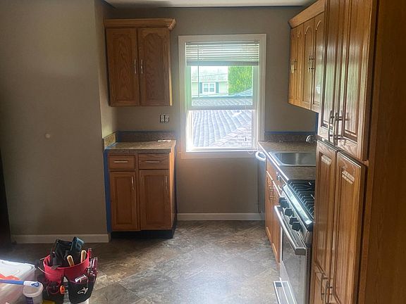 2nd image of 32 Nostrand Ave