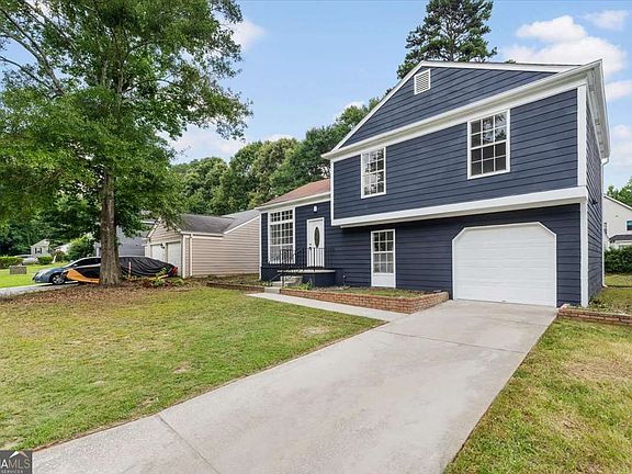 3rd image of 6653 Eastbriar Dr
