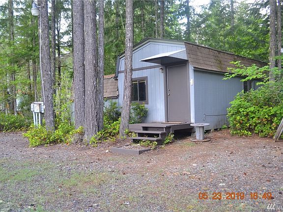 3rd image of 141 N Mallard Way W