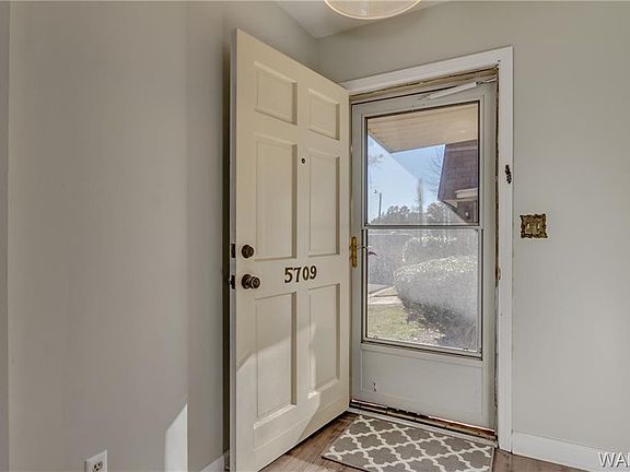 4th image of 5709 Woodland Trce