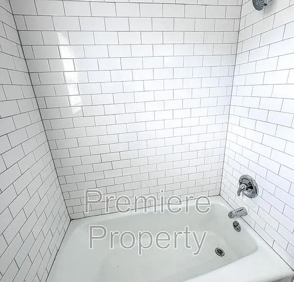 219 N Oak Dr #A — Photo 10