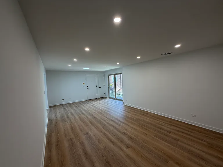 5819 W Higgins Ave #2D — Photo 15