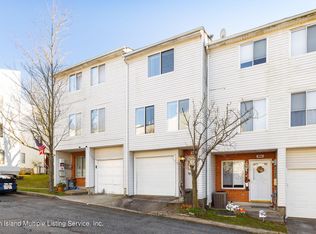 252 Emily Ln, Staten Island, NY 10312