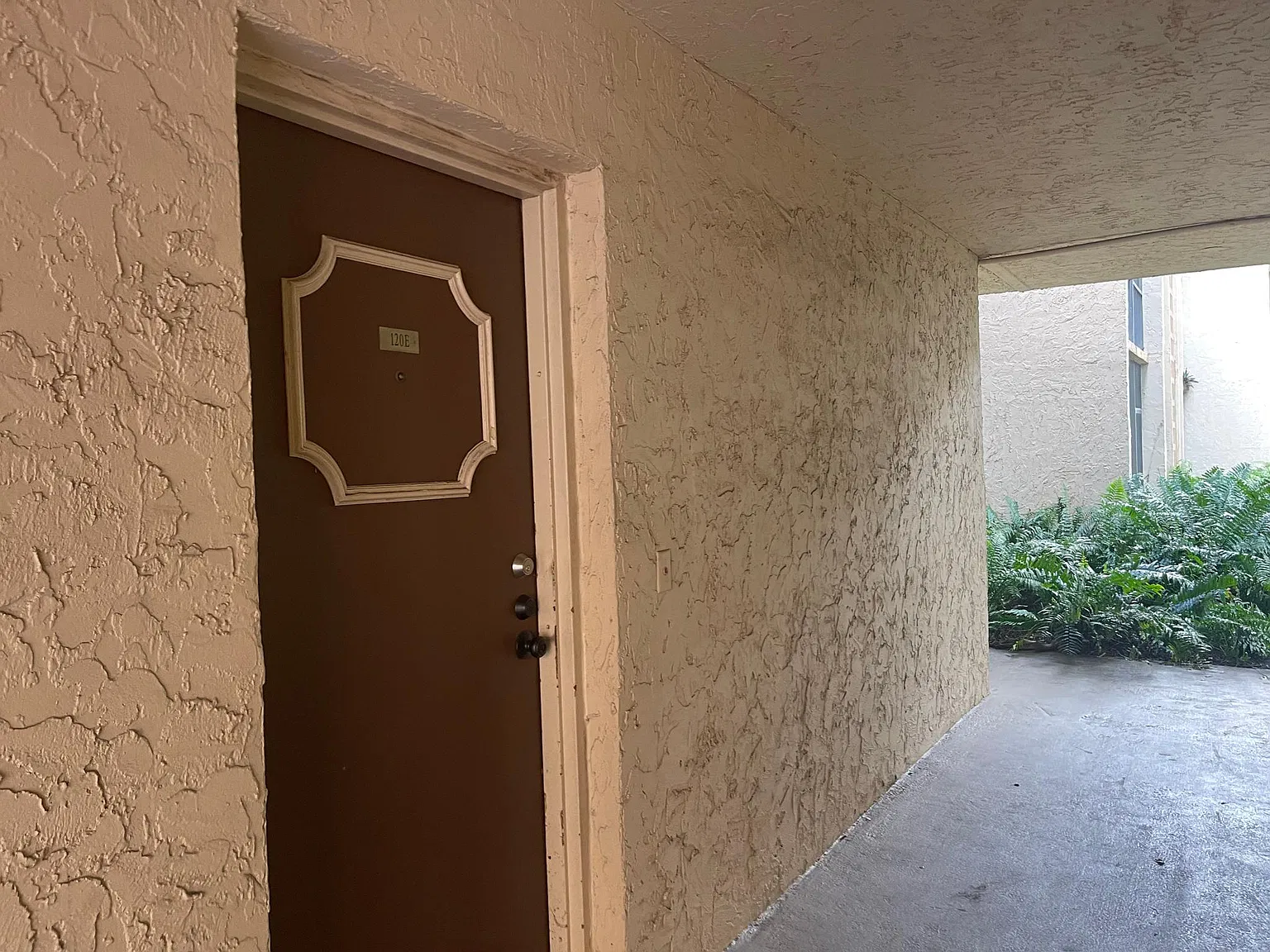 8401 SW 107th Ave — Photo 2