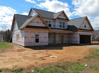 492 Spring Lake Farm Cir, Winston Salem, NC 27101