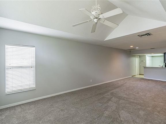 4th image of 1228 Golfview Woods Dr