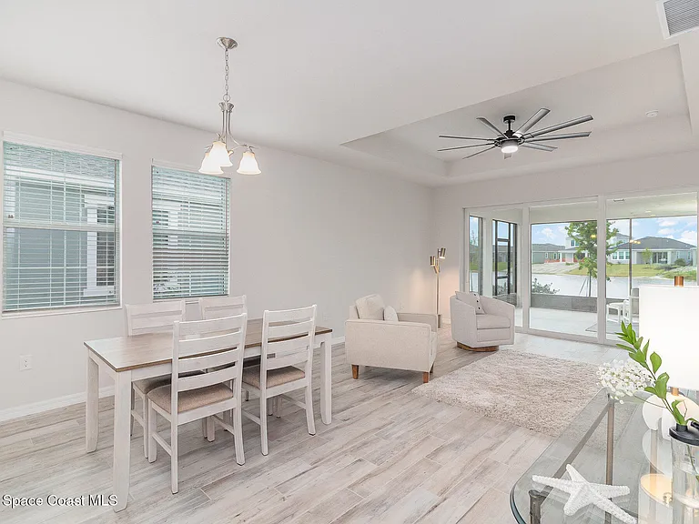 2406 Kamin Dr — Photo 5