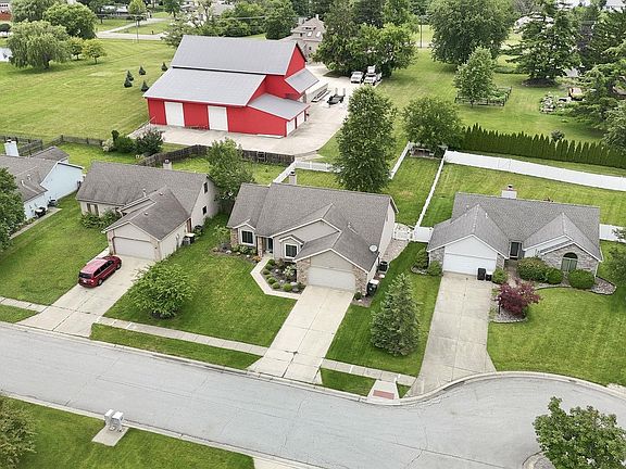 3rd image of 624 Woodland Springs Pl