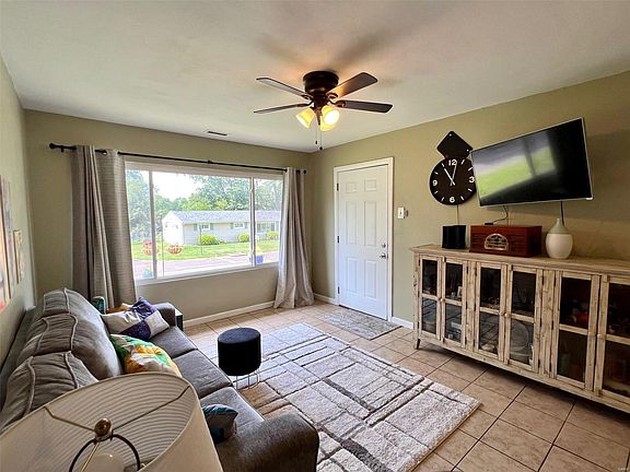 5th image of 9233 Harold Dr