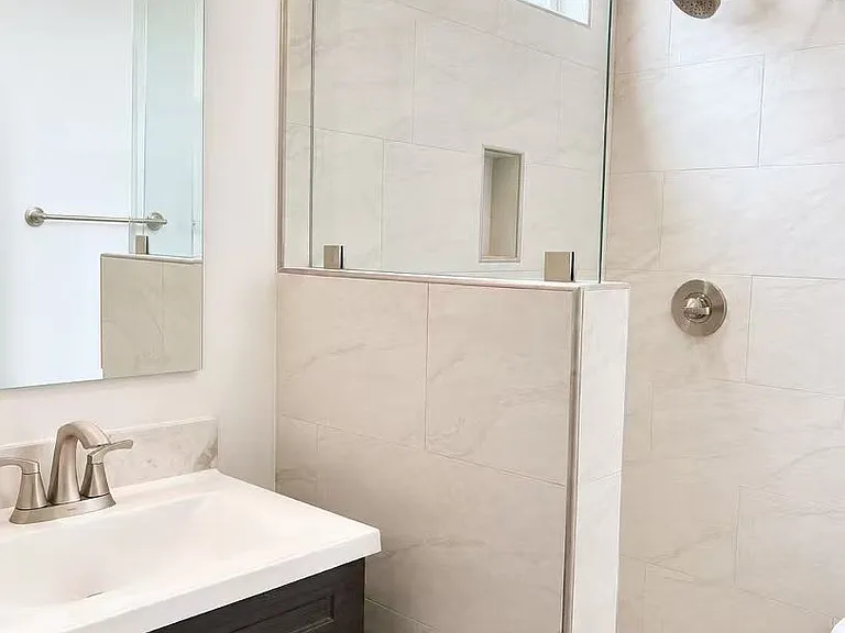 1059 W Riverside Way #2 — Photo 4
