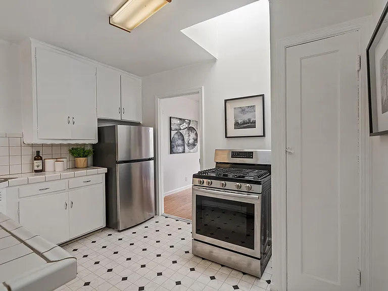 196 Jules Ave — Photo 20