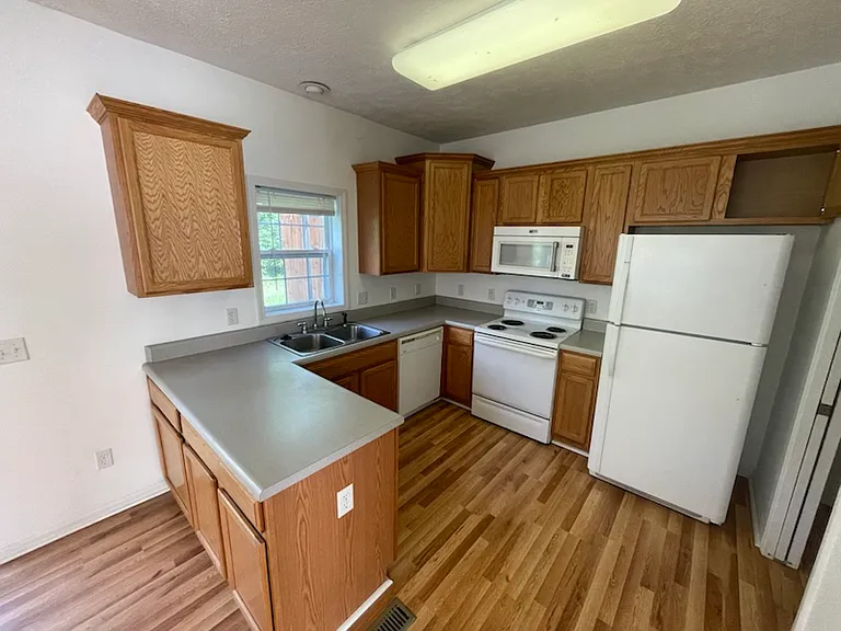 1636 Providence Blvd — Photo 5
