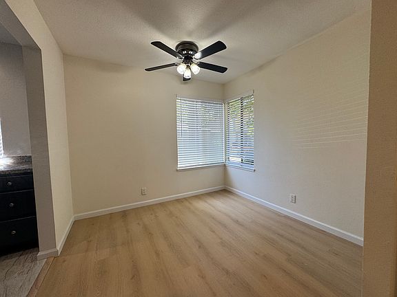 5th image of 669 Balfour Dr