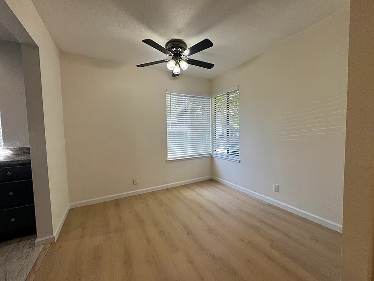 669 Balfour Dr — Photo 5