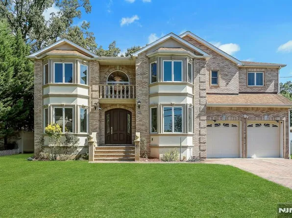 627 Concord St, New Milford, NJ 07646