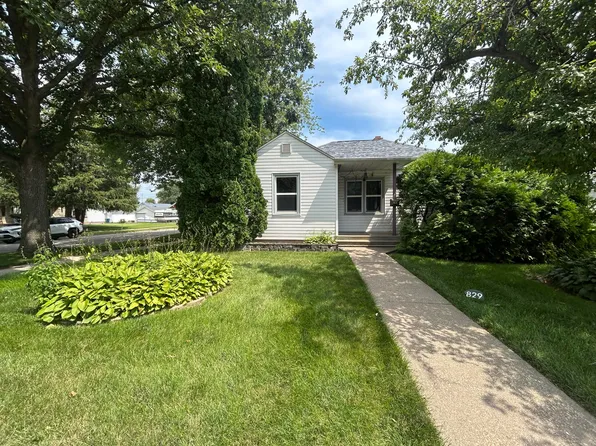 829 Park Pl, Clinton, IA 52732