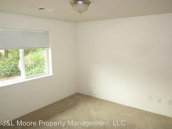 5th image of 113 Breckinridge Dr