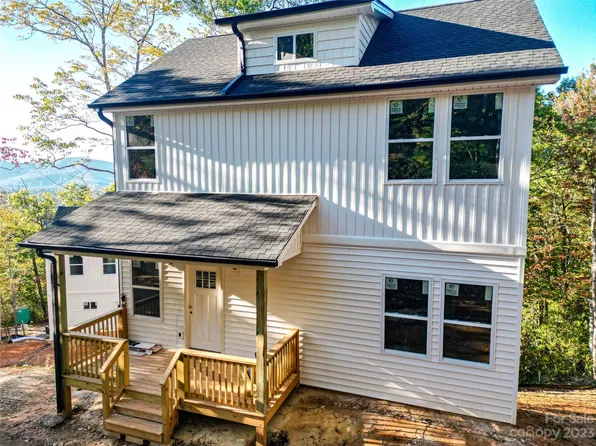35 Hunting Lodge Dr, Black Mountain, NC 28711